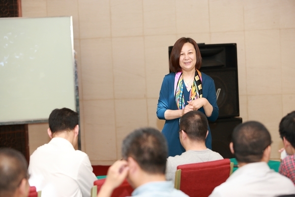 行老师致辞_nEO_IMG